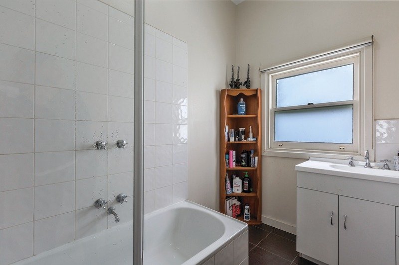 Gallery: 809 Urquhart Street