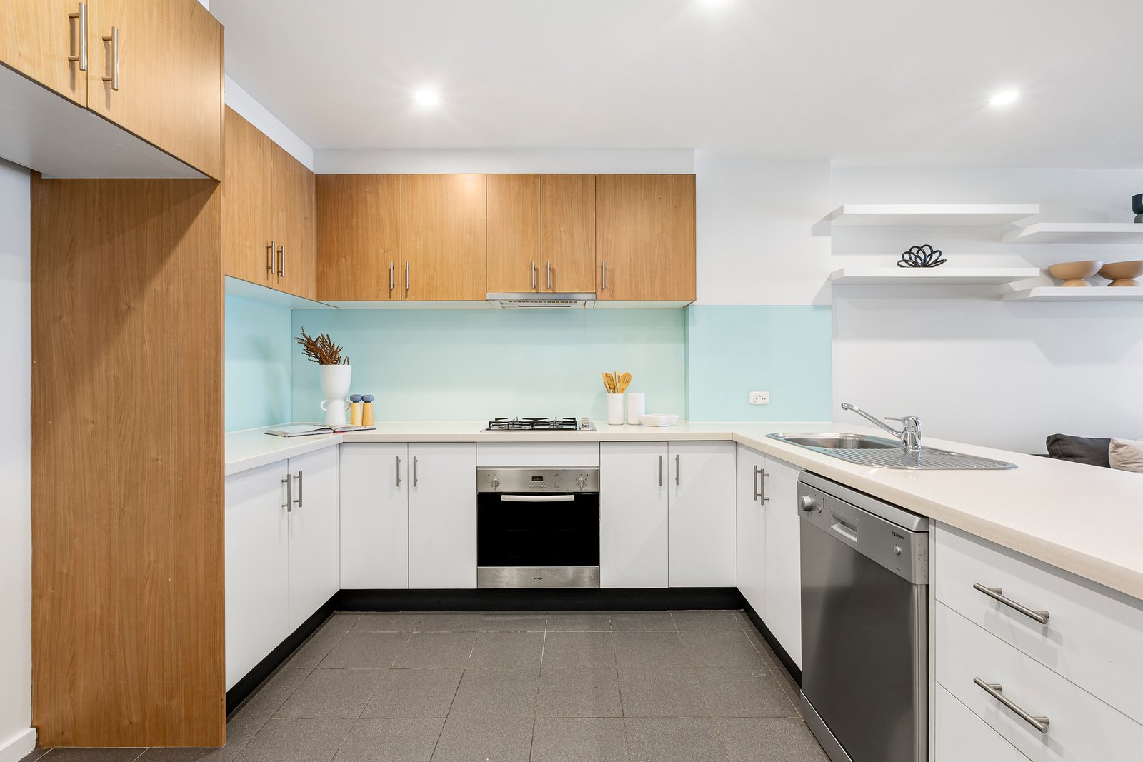 Gallery: 809/250 Barkly Street