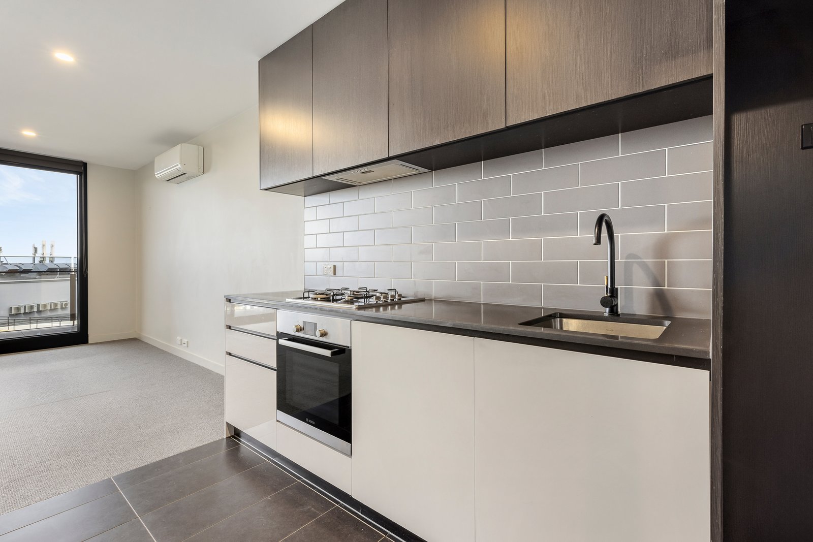 Gallery: 809/6 Station Street