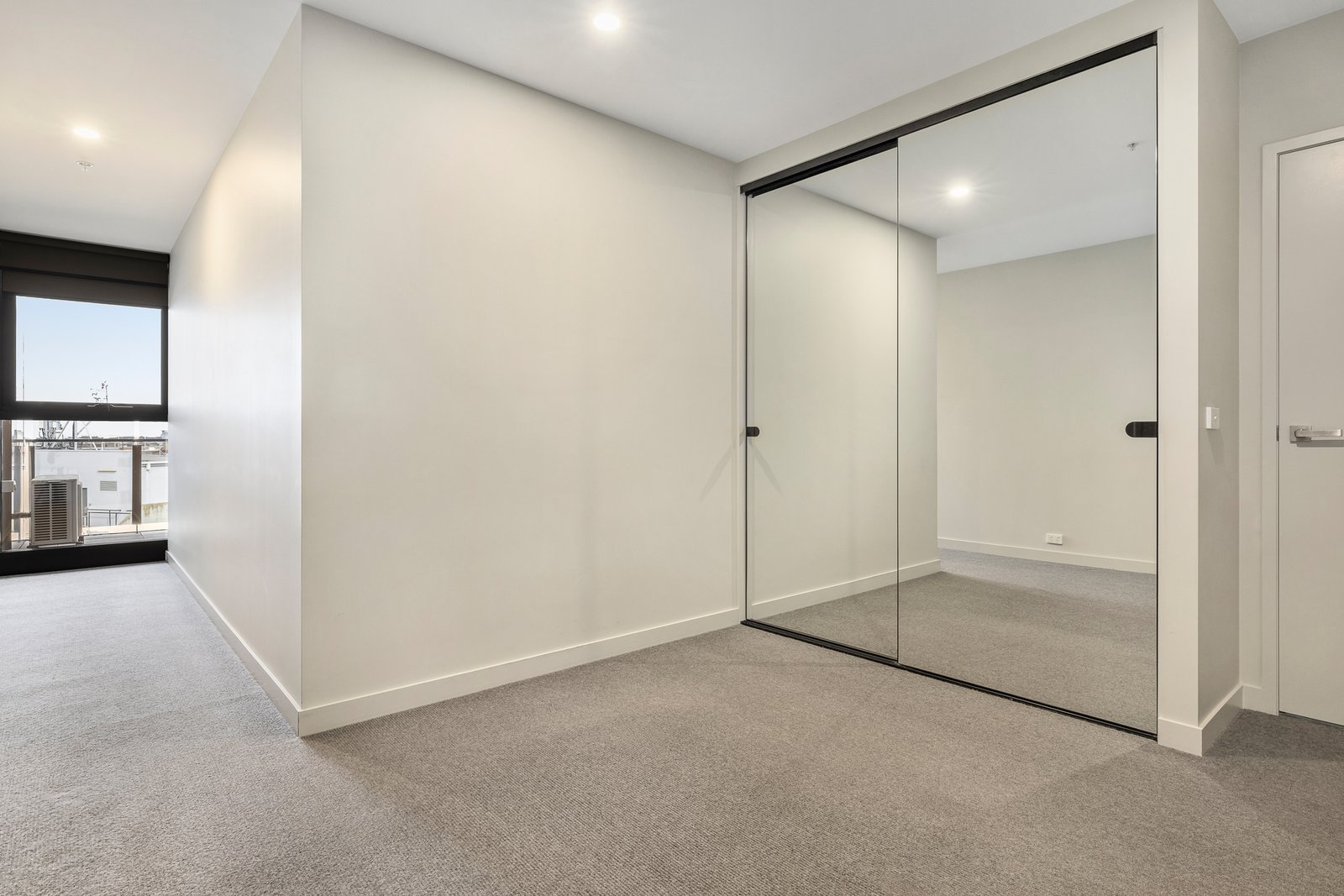 Gallery: 809/6 Station Street