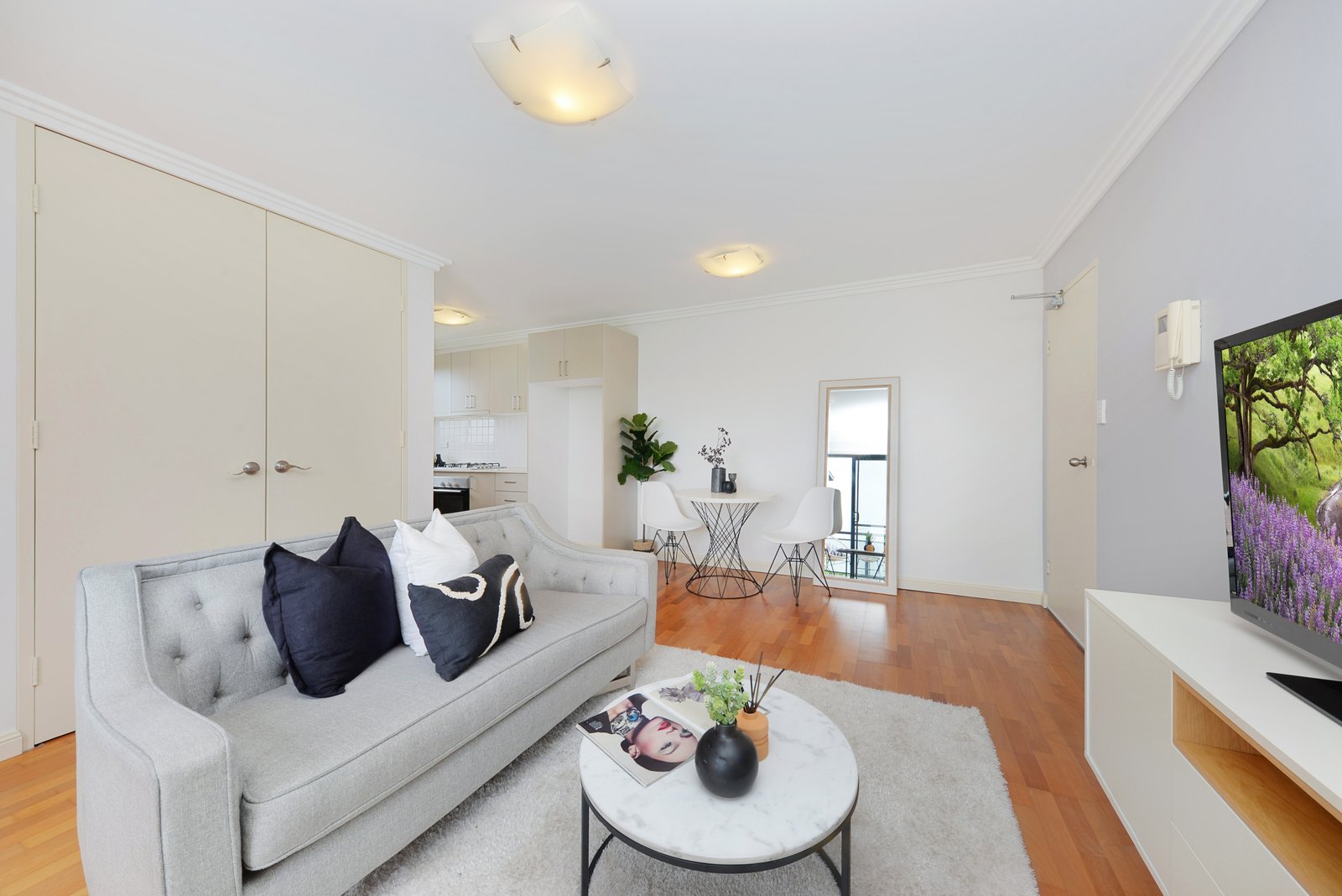 8/1-3 New Orleans Crescent MAROUBRA 2