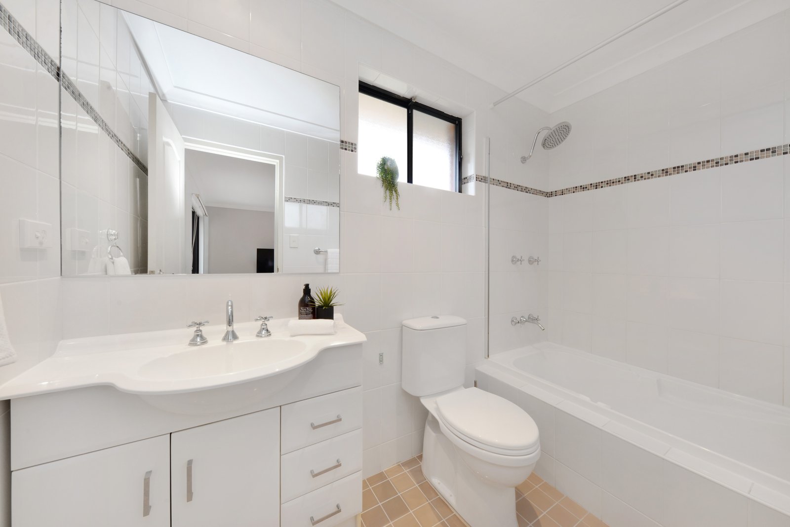 8/1-3 New Orleans Crescent MAROUBRA 8