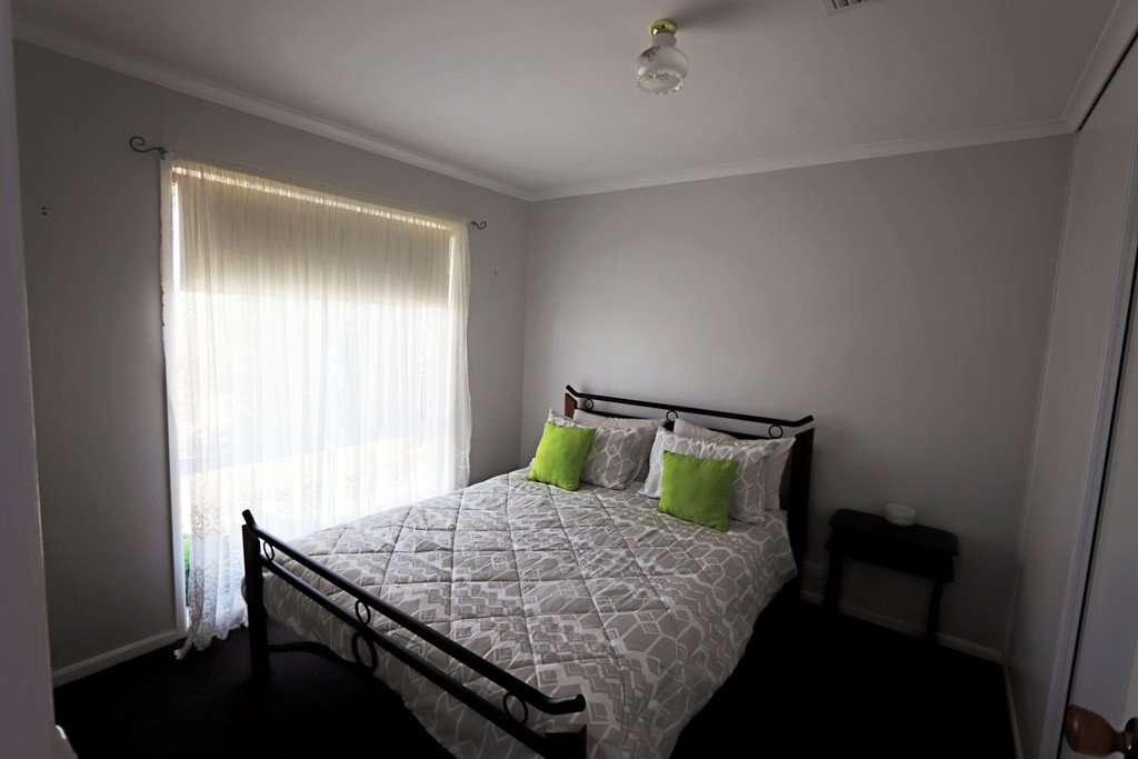 81-83 Gilbert St  TUMBARUMBA 4