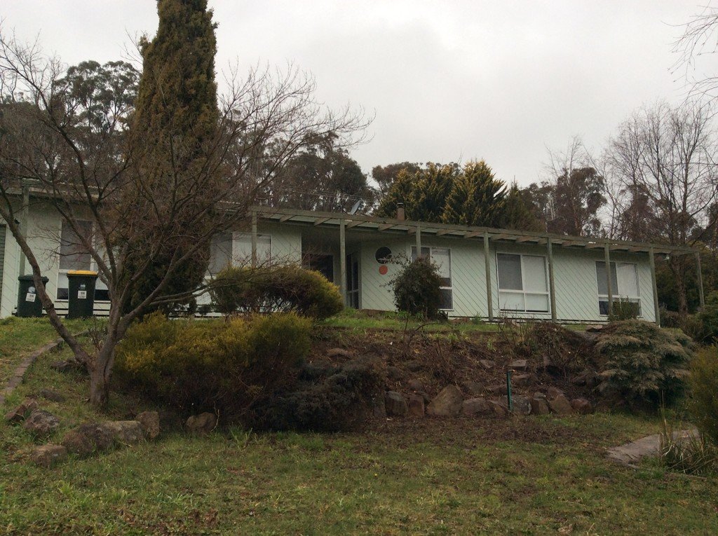 81-83 Gilbert St  TUMBARUMBA 1