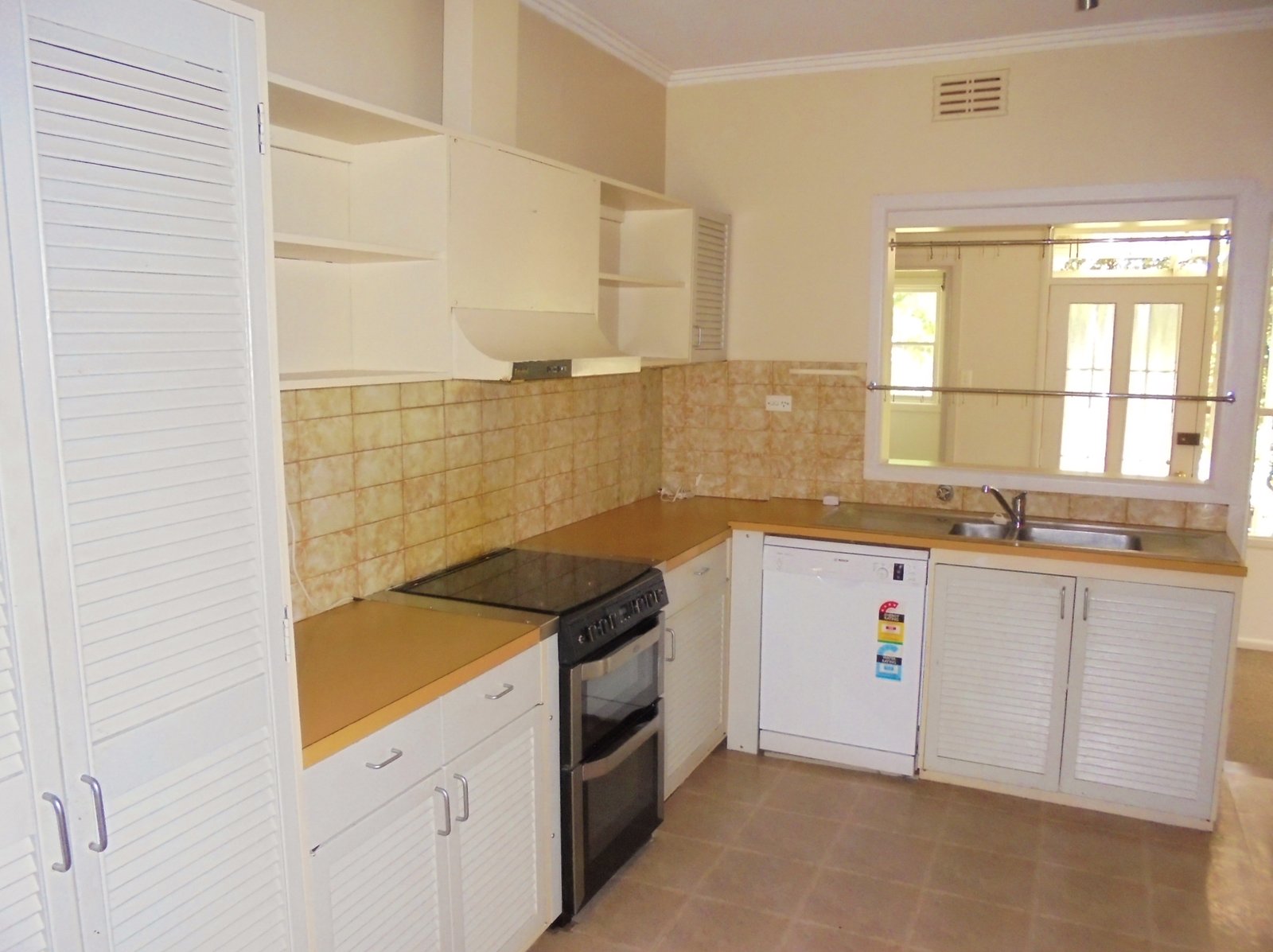 Gallery: 81 Bowen Street