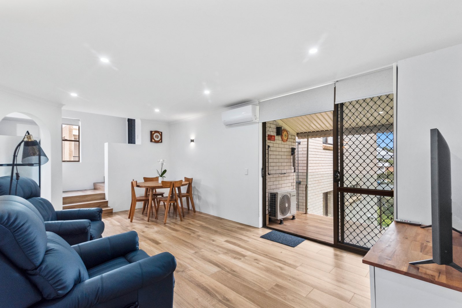 8/1 Coolangatta Road COOLANGATTA 3