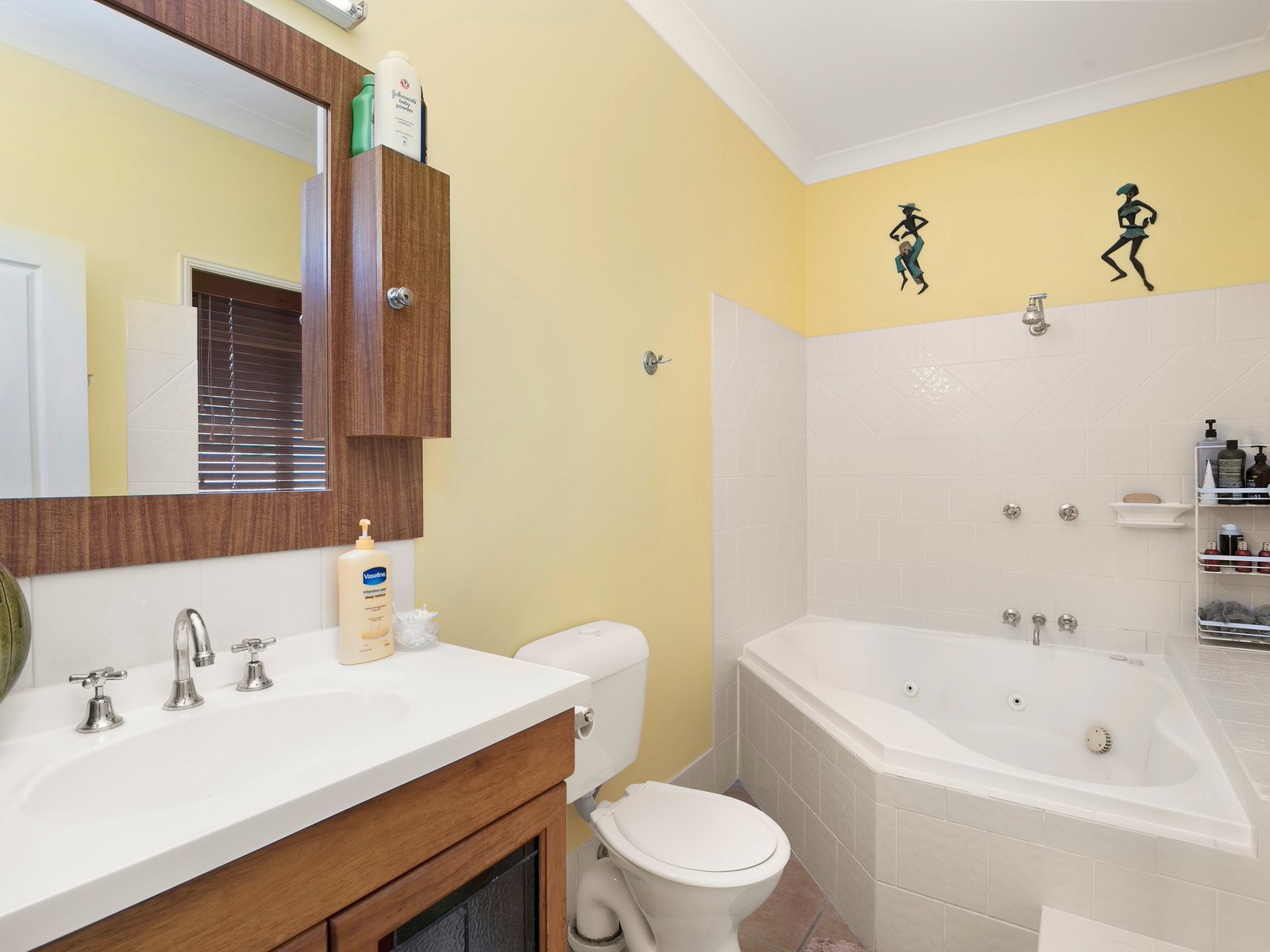 81 Dutton Street COOLANGATTA 6