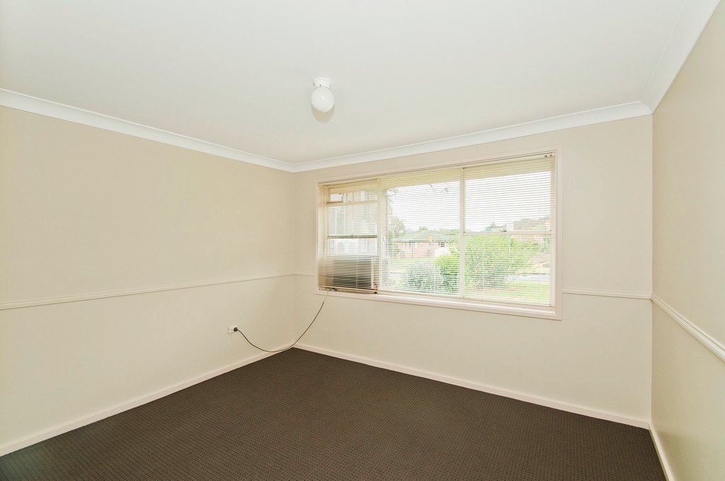 81 Emerson Rd  DAPTO 8