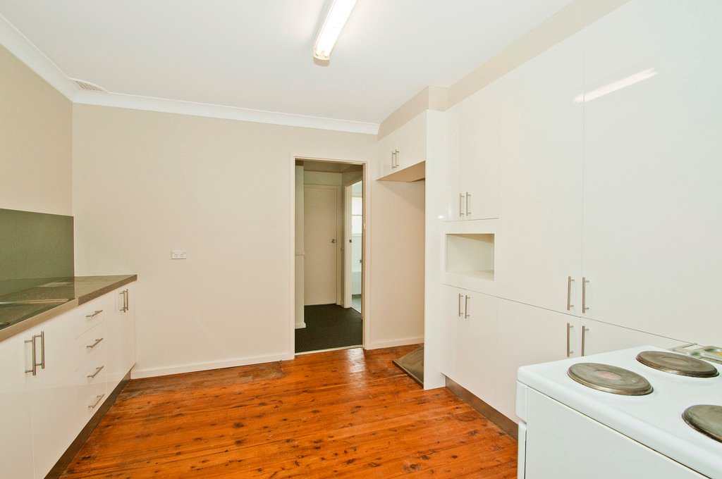 81 Emerson Rd  DAPTO 6