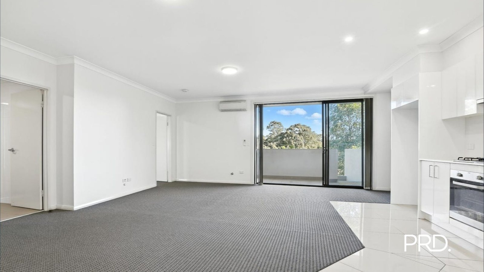 8/1 Glenmore Ridge Dr  Glenmore Park 2