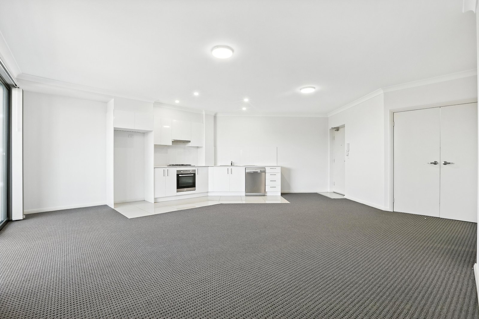 8/1 Glenmore Ridge Dr  Glenmore Park 5