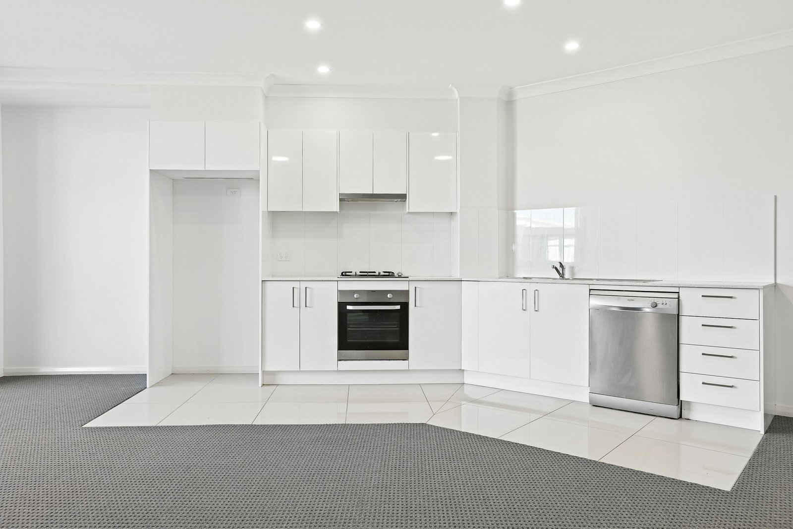 8/1 Glenmore Ridge Drive GLENMORE PARK 7