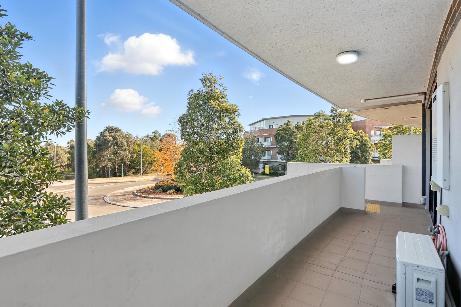 8/1 Glenmore Ridge Drive GLENMORE PARK 9