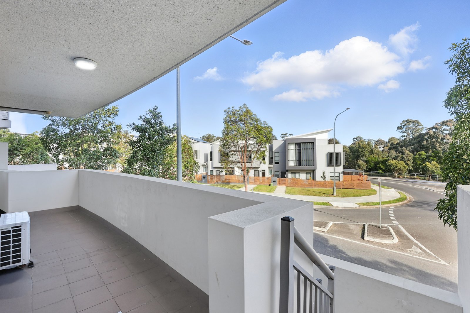 8/1 Glenmore Ridge Drive GLENMORE PARK 10