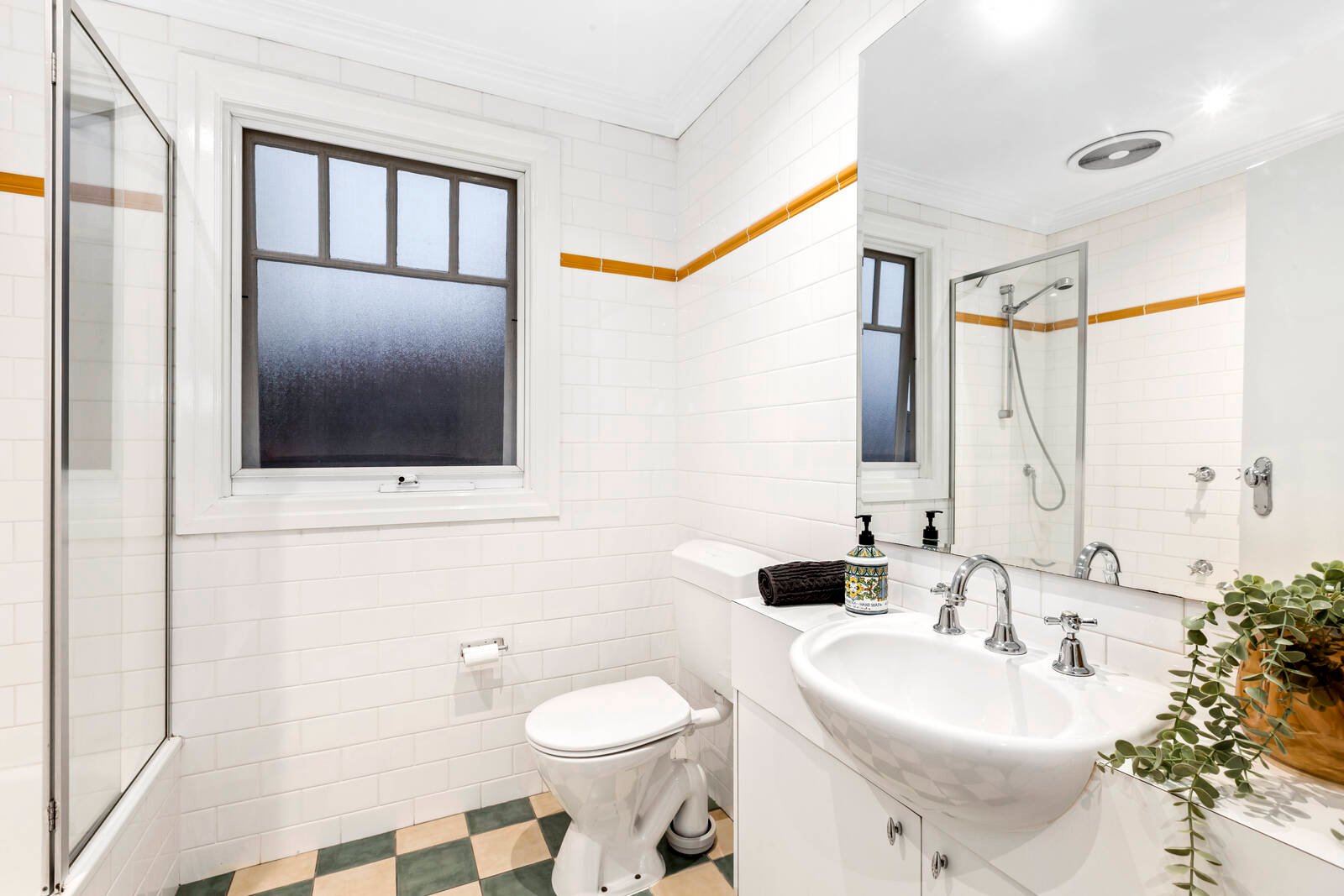 Real Estate and Property in 8/1 Hopetoun Street, Elsternwick, VIC