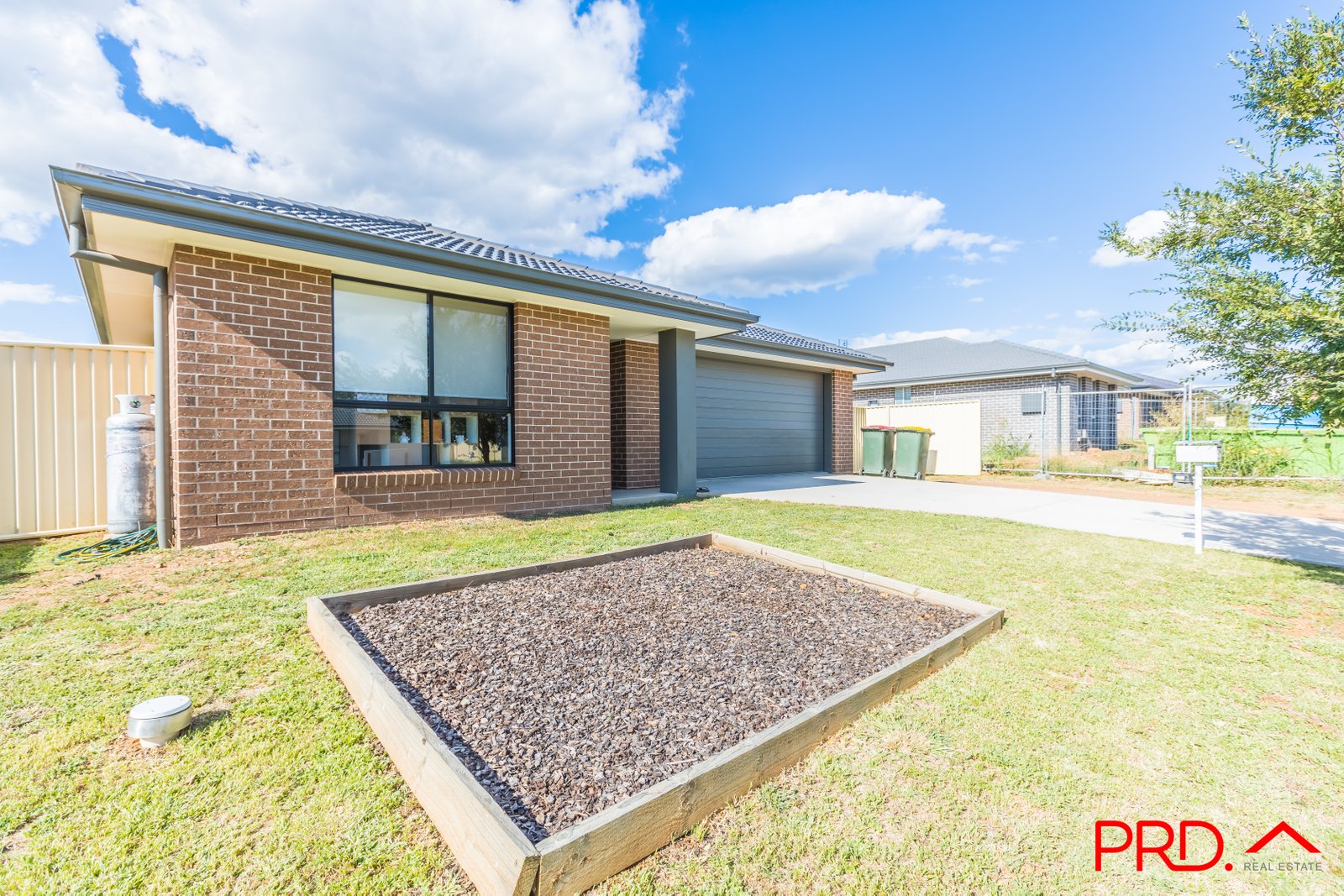 81 Kenny Drive TAMWORTH 2