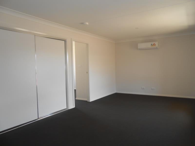 81 Kenny Drive TAMWORTH 5