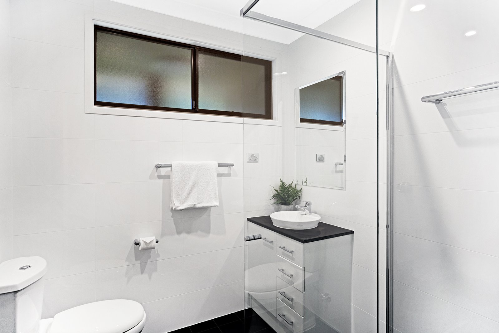 81 Kent Gardens SOLDIERS POINT 19