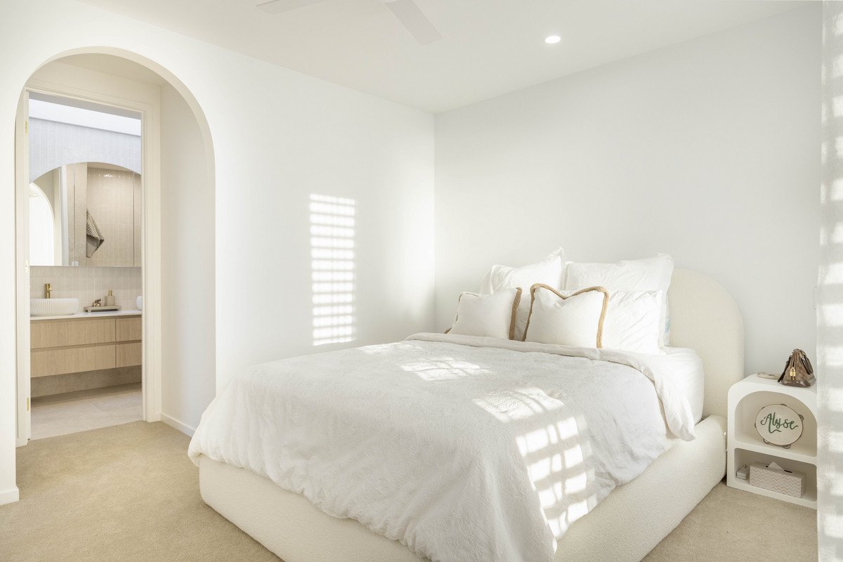 81 Mountain View Avenue Miami 11