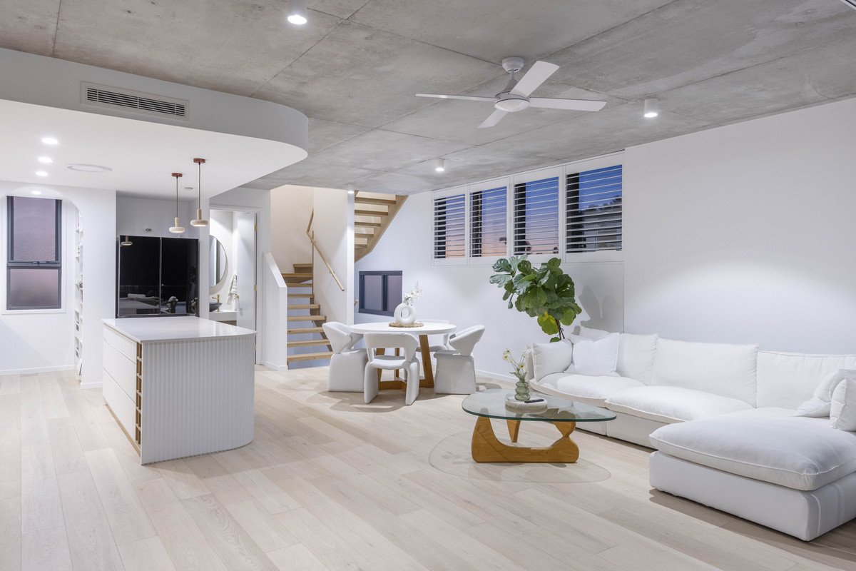 81 Mountain View Avenue Miami 22