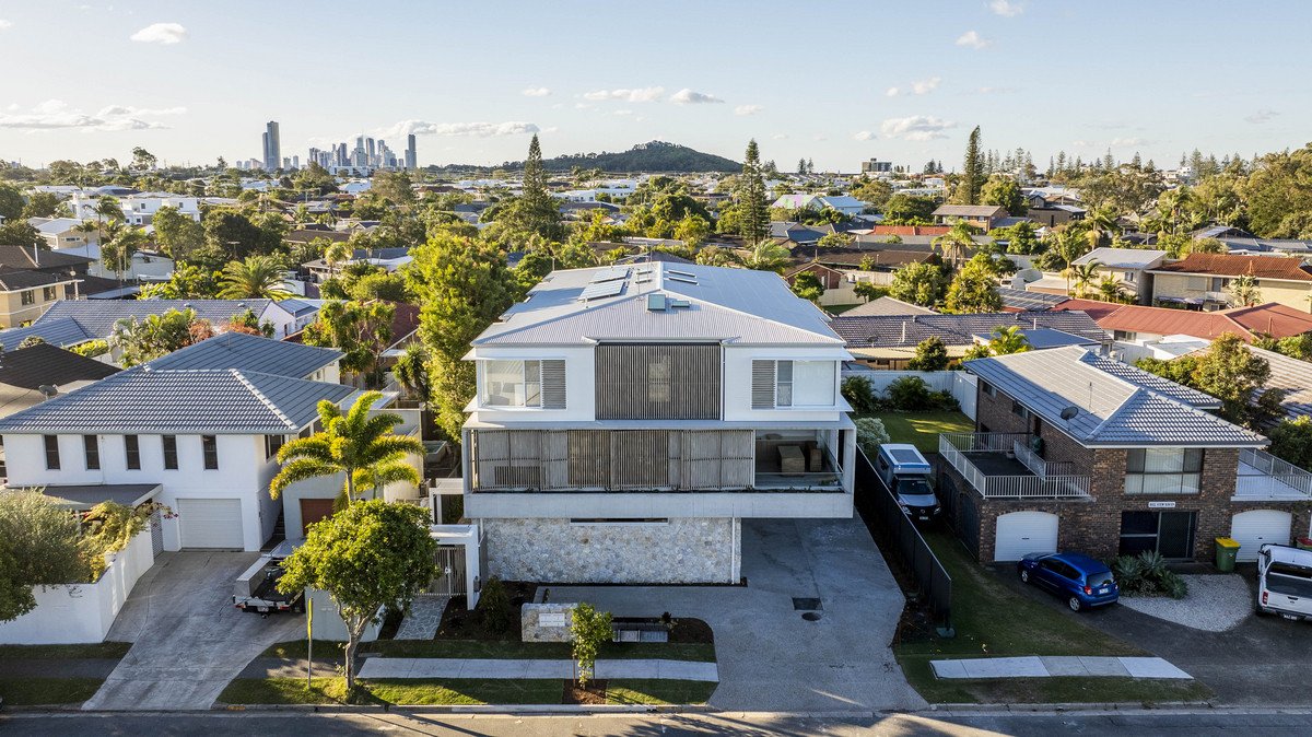 81 Mountain View Avenue Miami 25