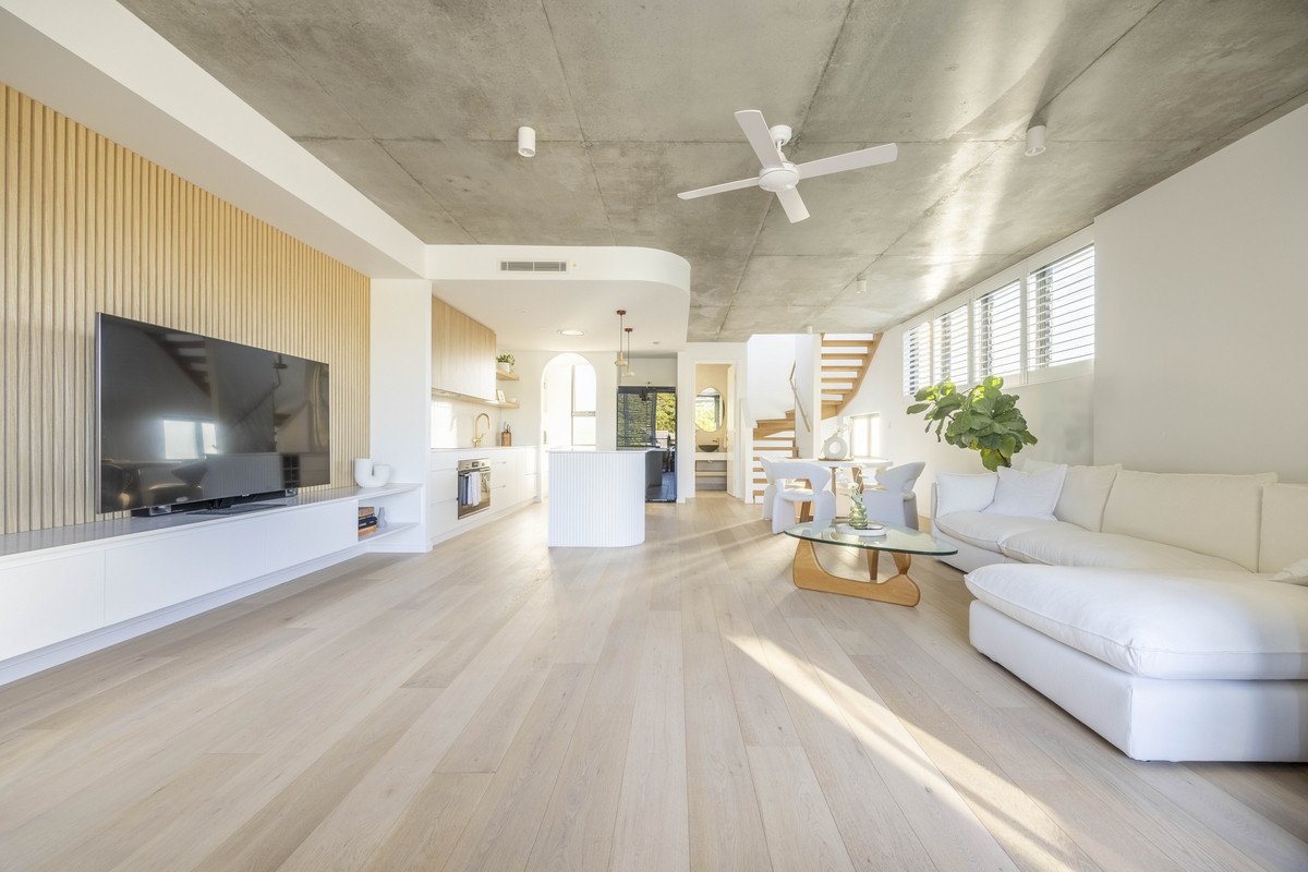 81 Mountain View Avenue Miami 29