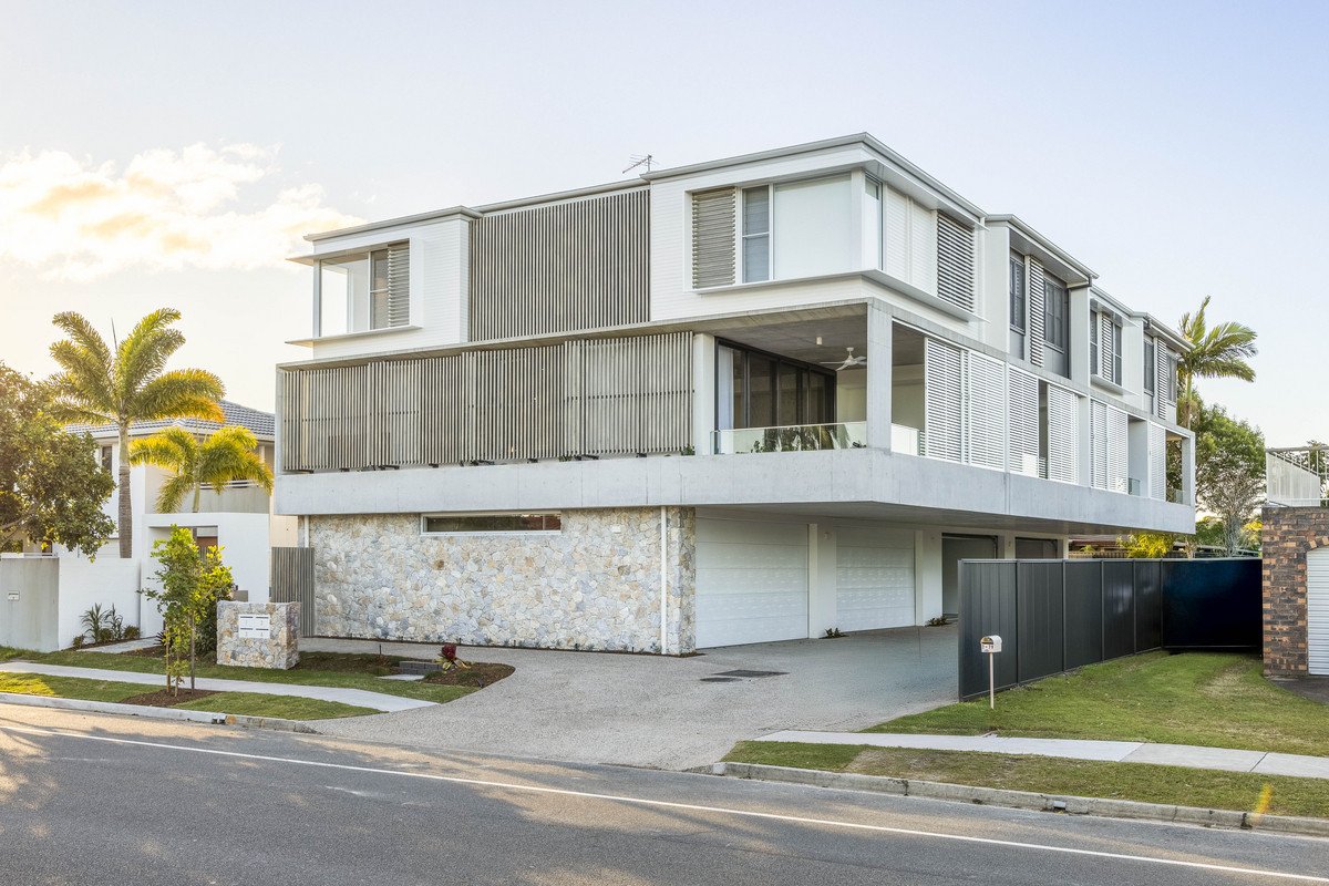 81 Mountain View Avenue Miami 20