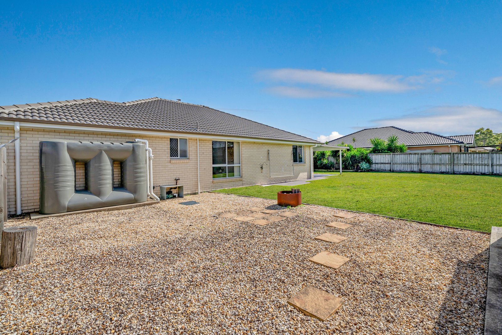 81 Pershing Place TANILBA BAY 21