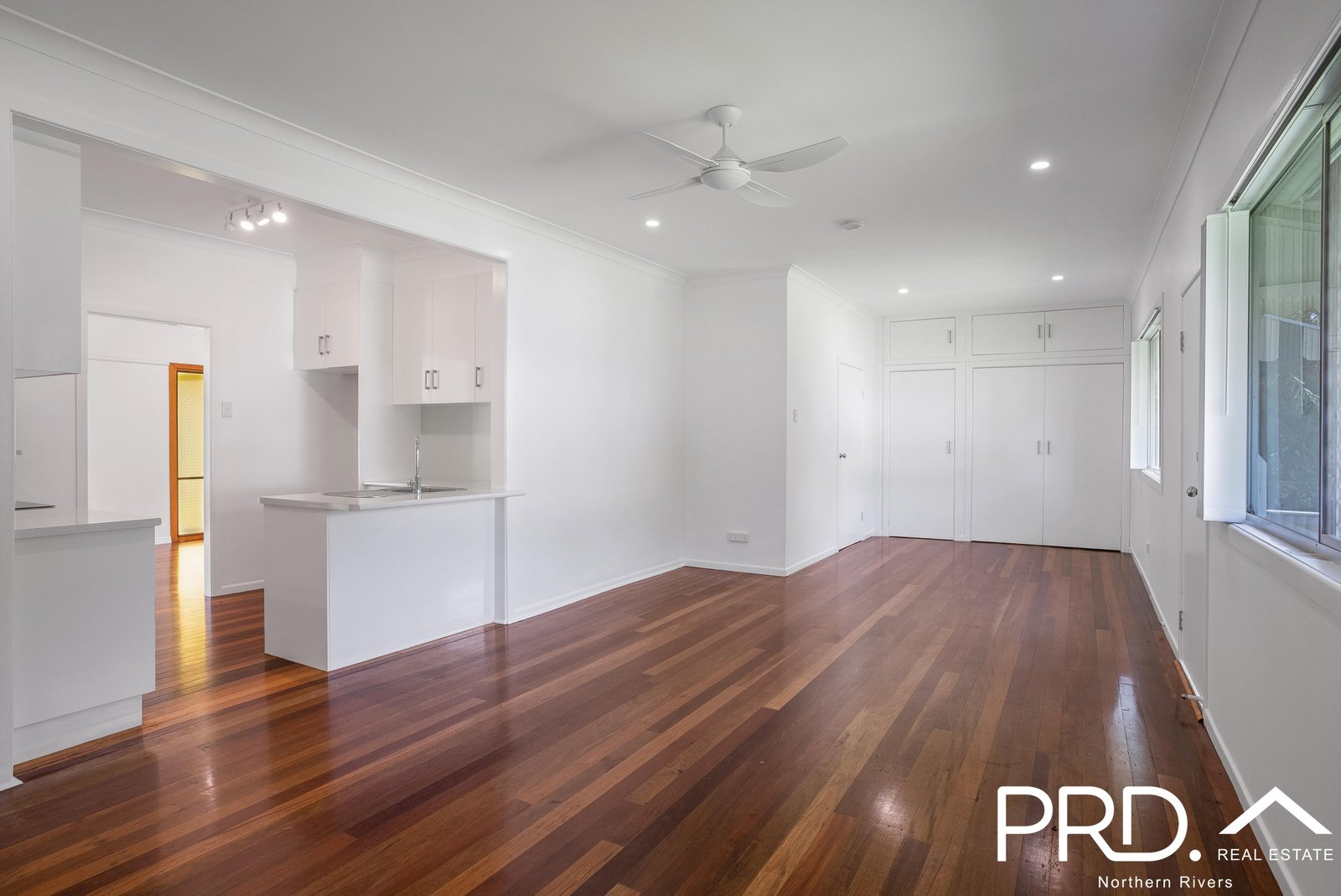 81 Stapleton Avenue CASINO 4