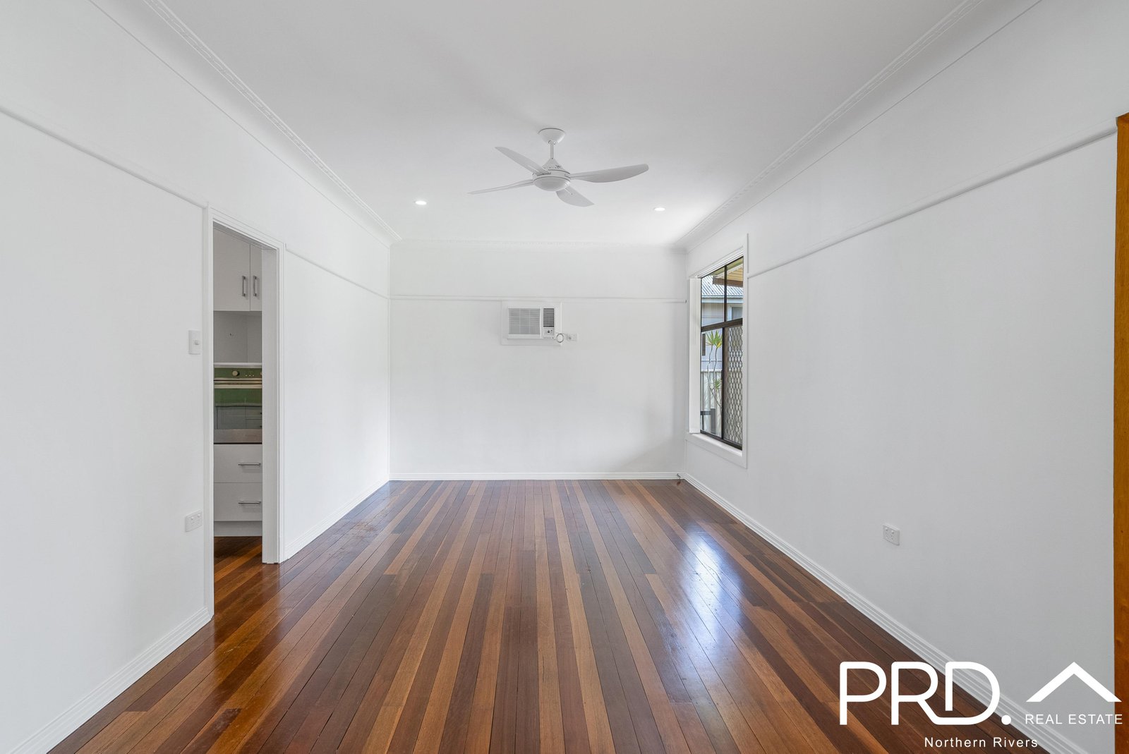 81 Stapleton Avenue CASINO 7