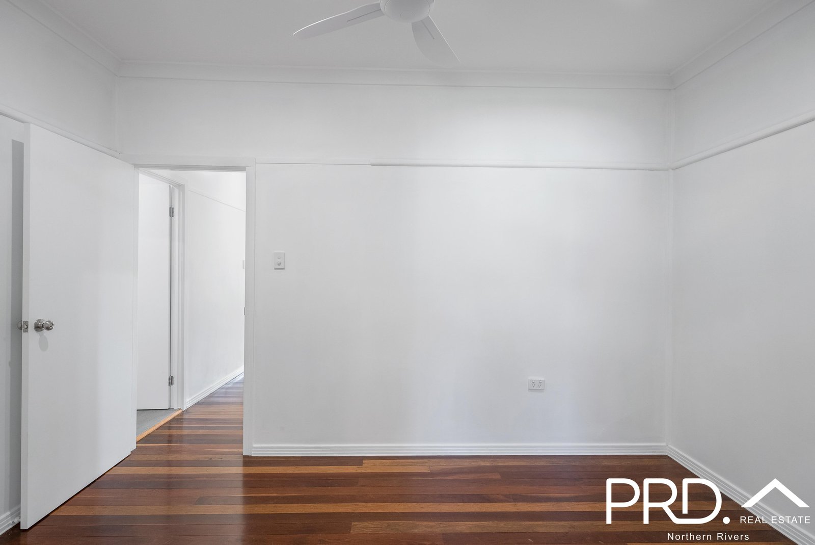 81 Stapleton Avenue CASINO 11