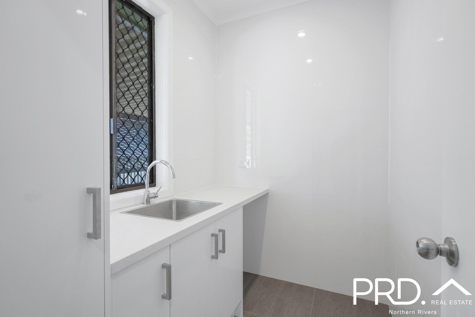 81 Stapleton Avenue CASINO 14