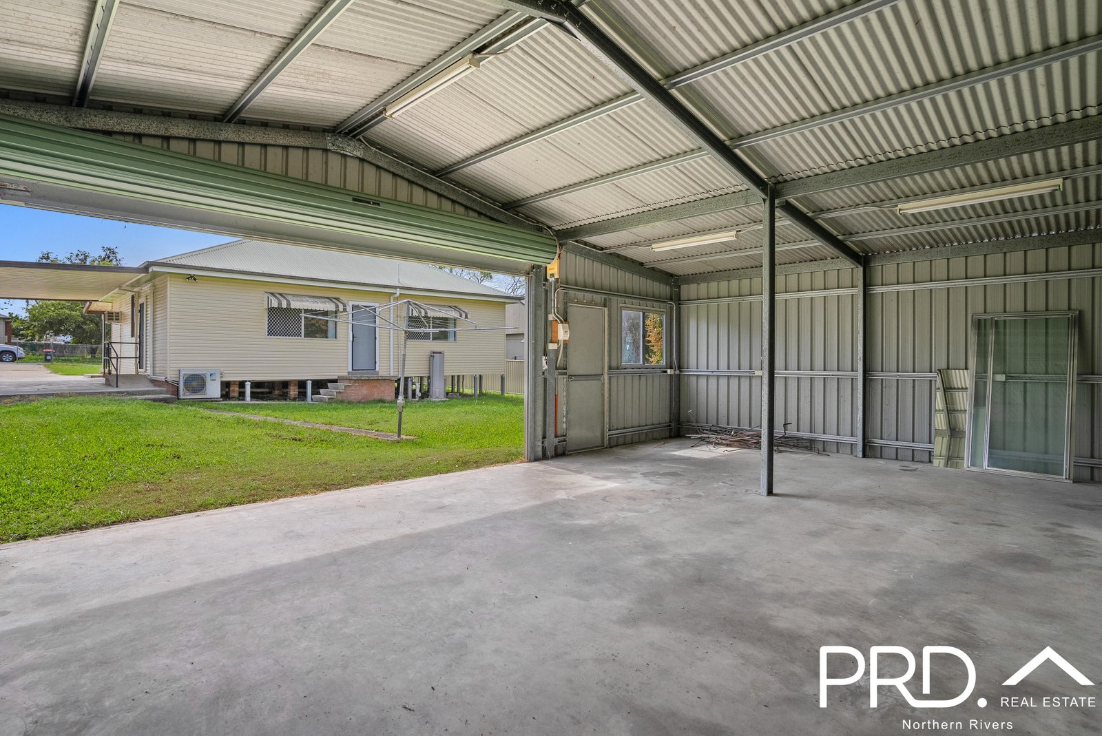 81 Stapleton Avenue CASINO 16