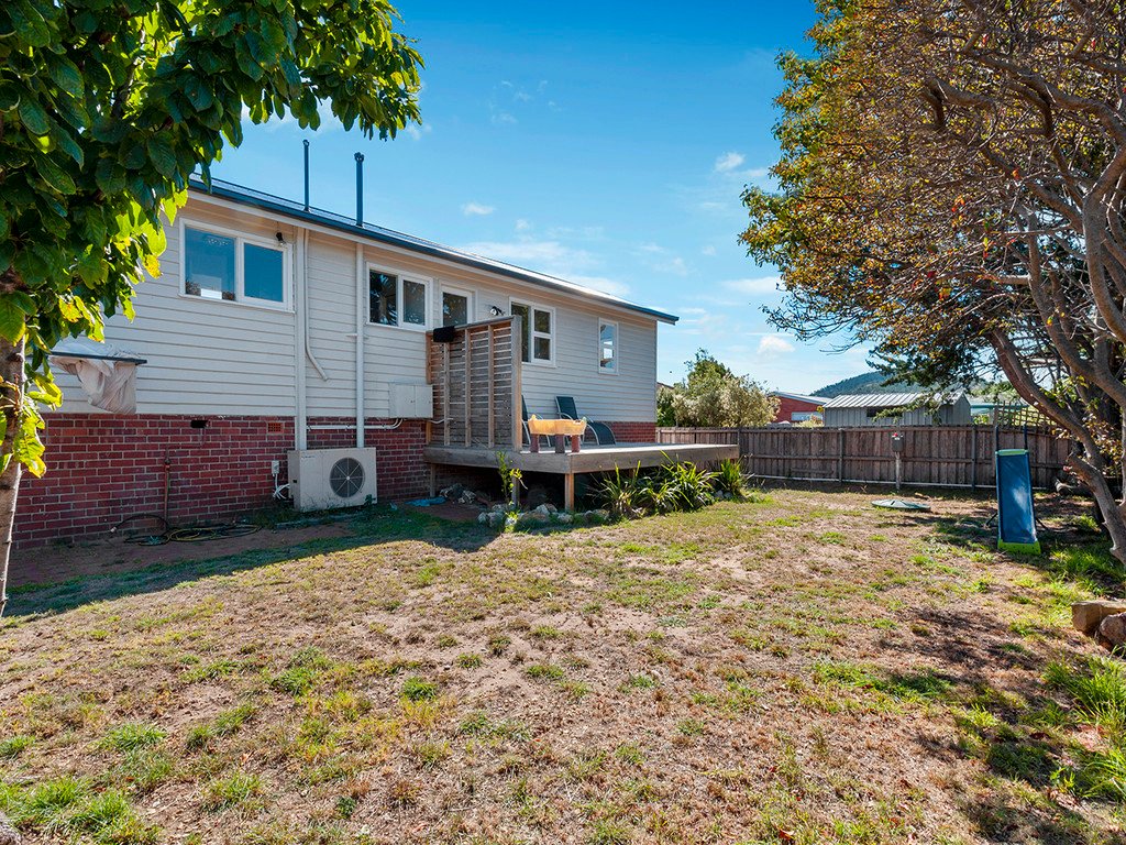 81 Terrina Street LAUDERDALE 21