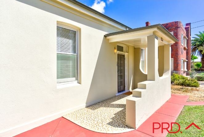 81 Upper Street TAMWORTH 3