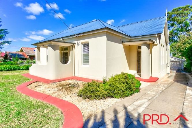 81 Upper Street TAMWORTH 4