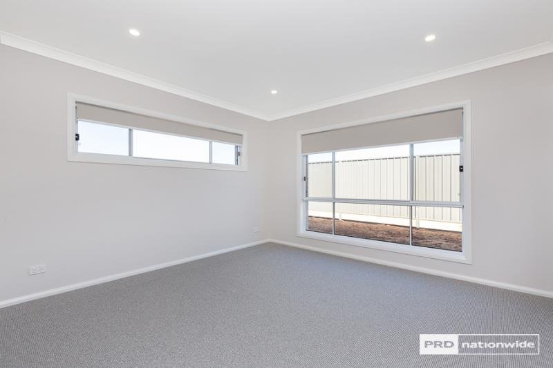 81 Warrah Drive TAMWORTH 5