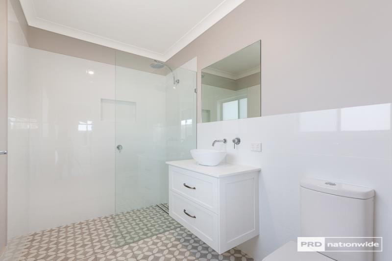81 Warrah Drive TAMWORTH 7