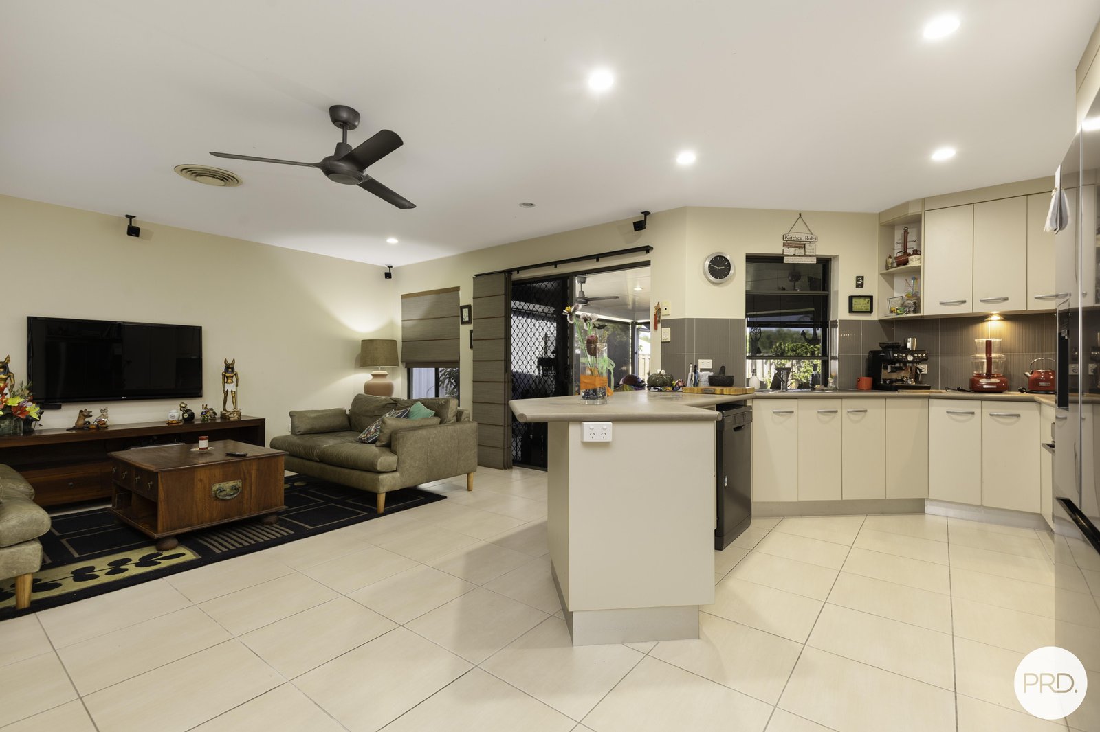 81 Whitehaven Drive BLACKS BEACH 5