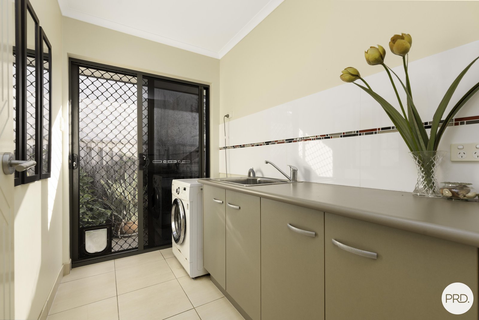 81 Whitehaven Drive BLACKS BEACH 11