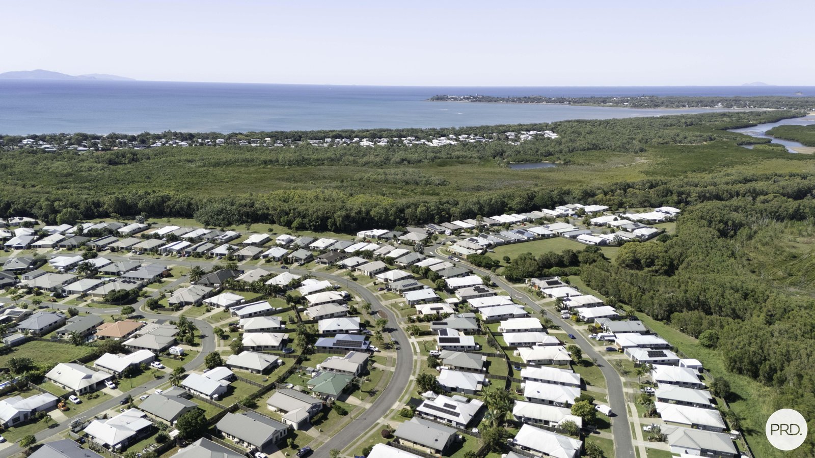 81 Whitehaven Drive BLACKS BEACH 23