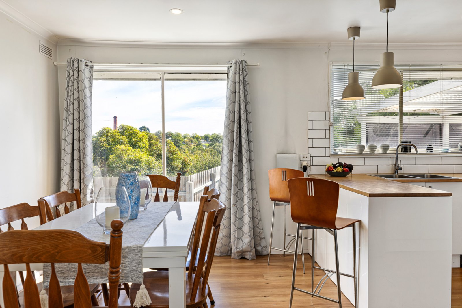 Gallery: 810 Bond Street
