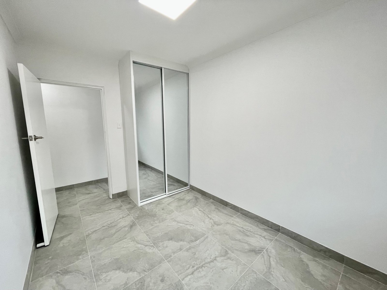 8/10 Colin Street LAKEMBA 4