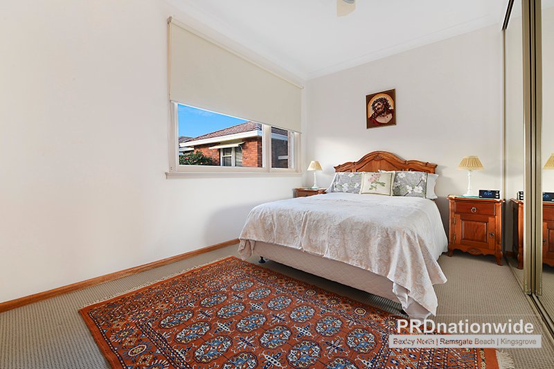 8/10 Oldham Crescent DOLLS POINT 5