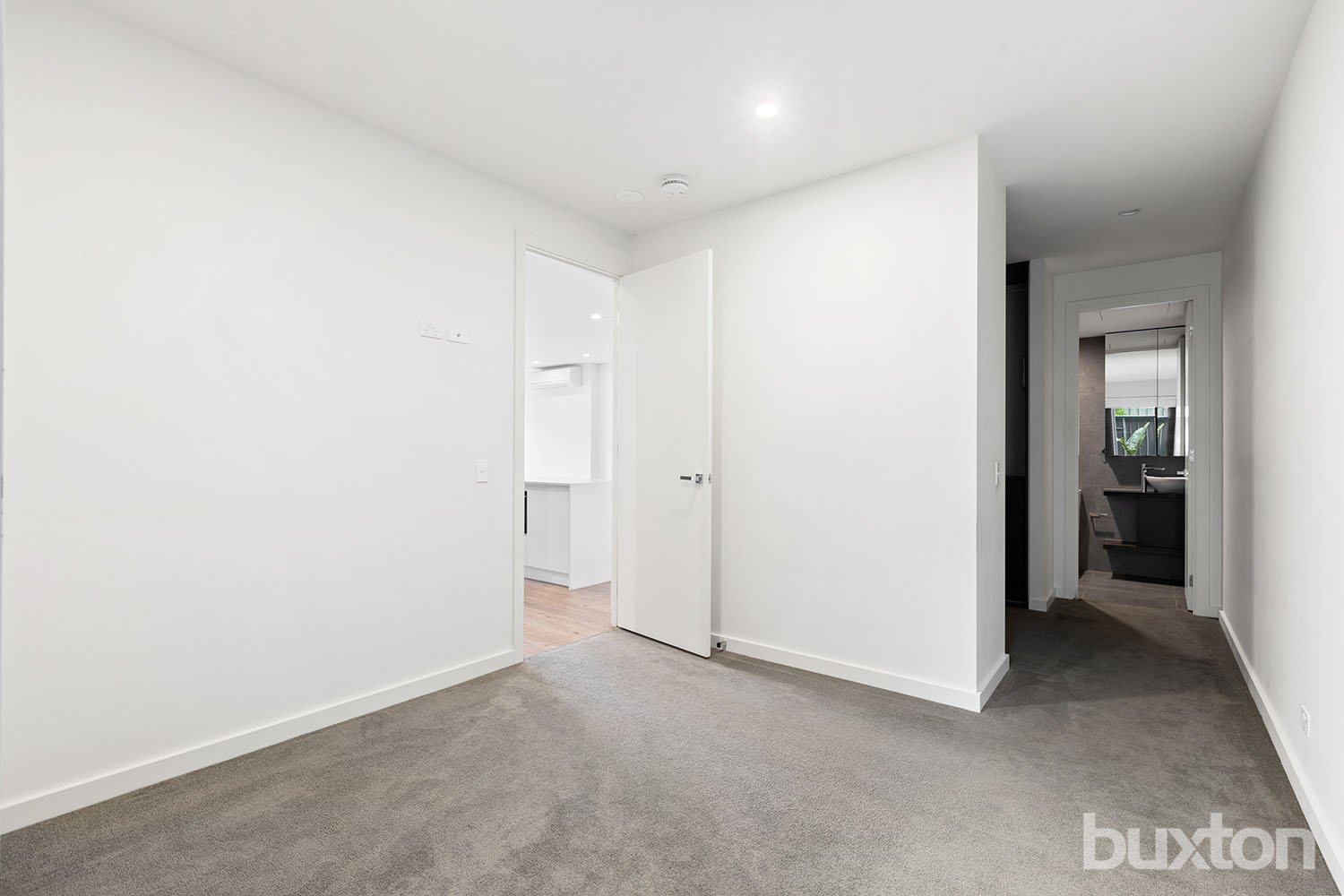Gallery: 8/10 Station Avenue