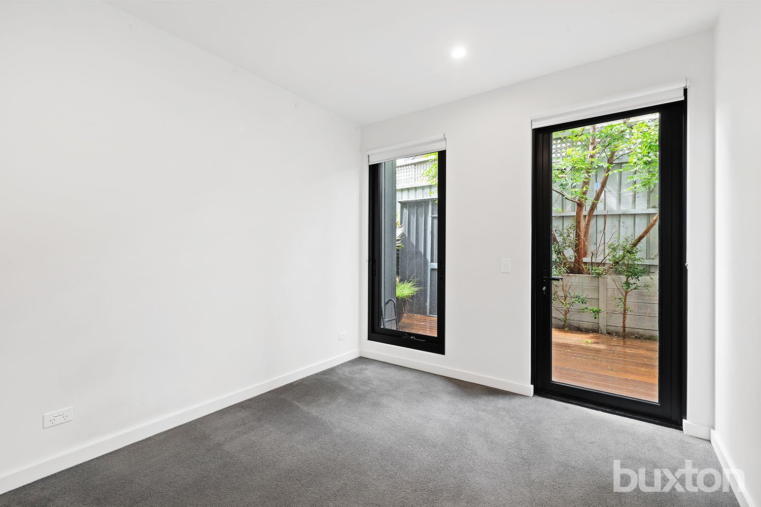Gallery: 8/10 Station Avenue