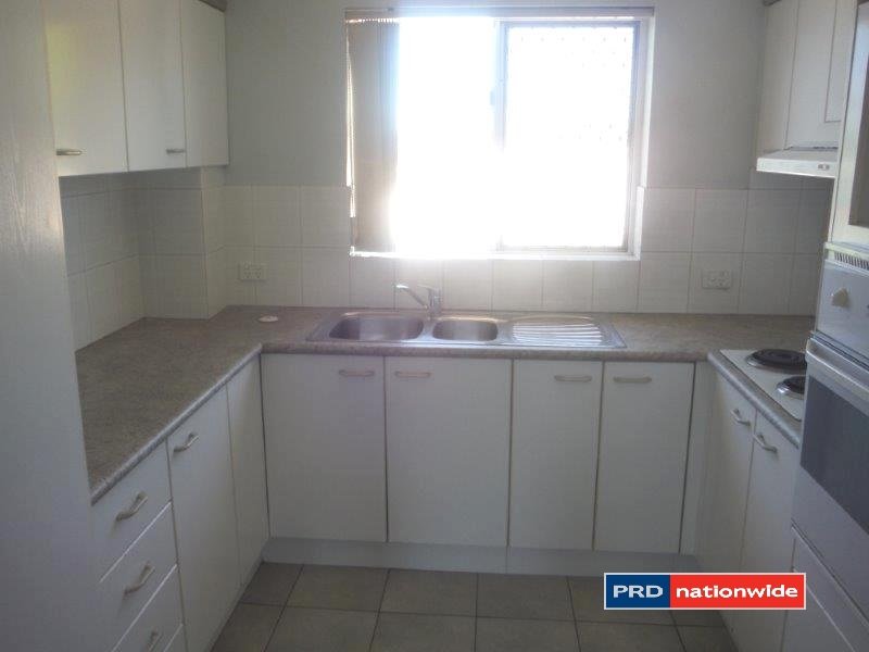 8/10 Surrey Street NUNDAH 2