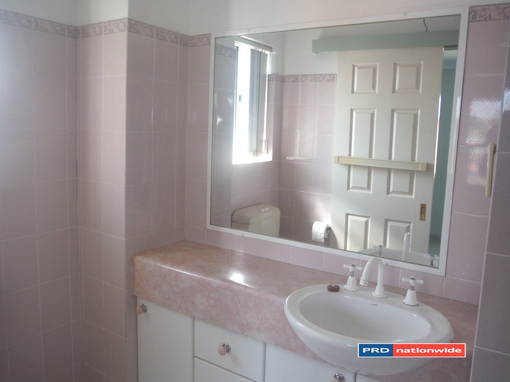 8/10 Surrey Street NUNDAH 5