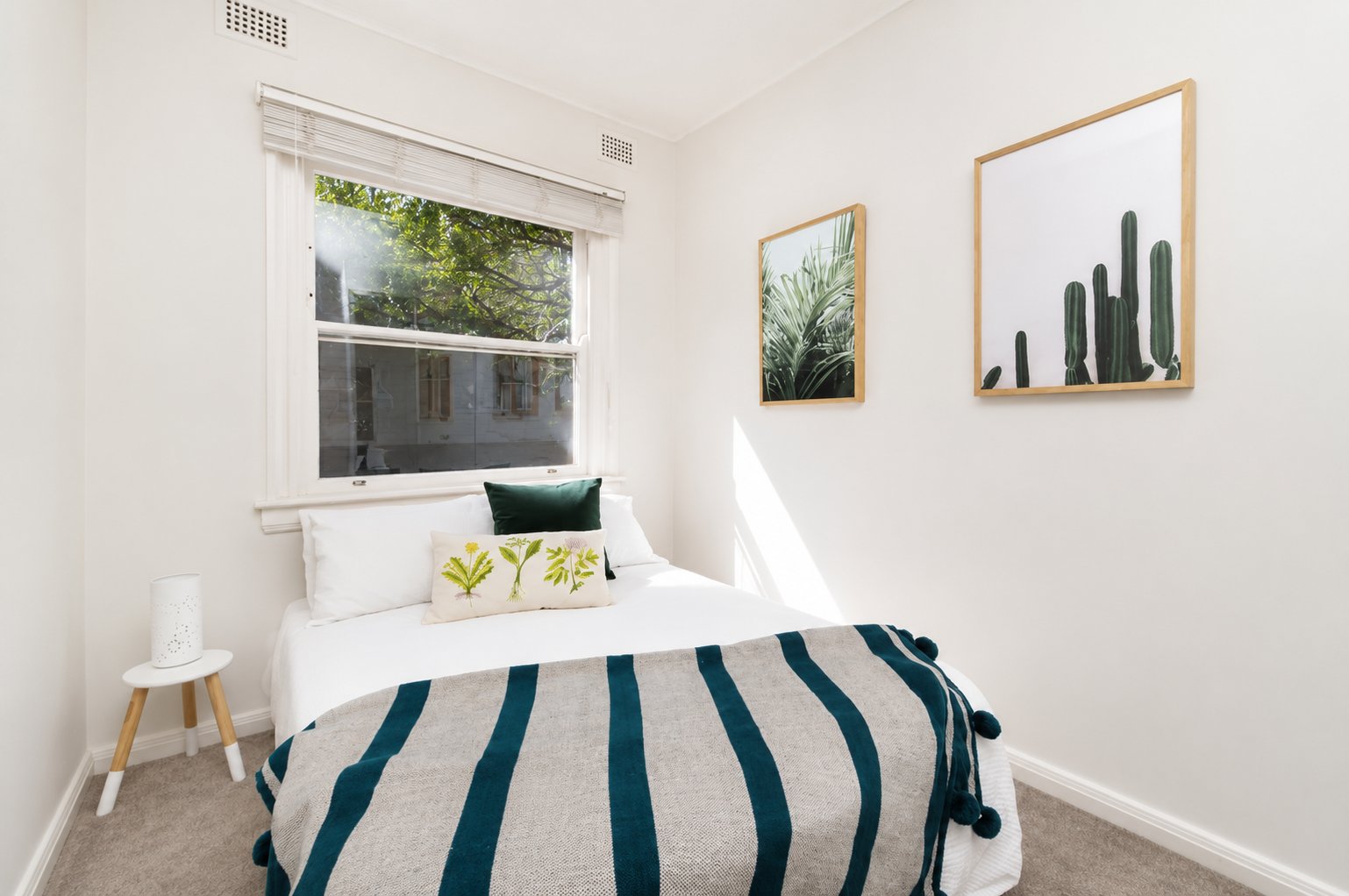 8/10 Warners Avenue NORTH BONDI 6