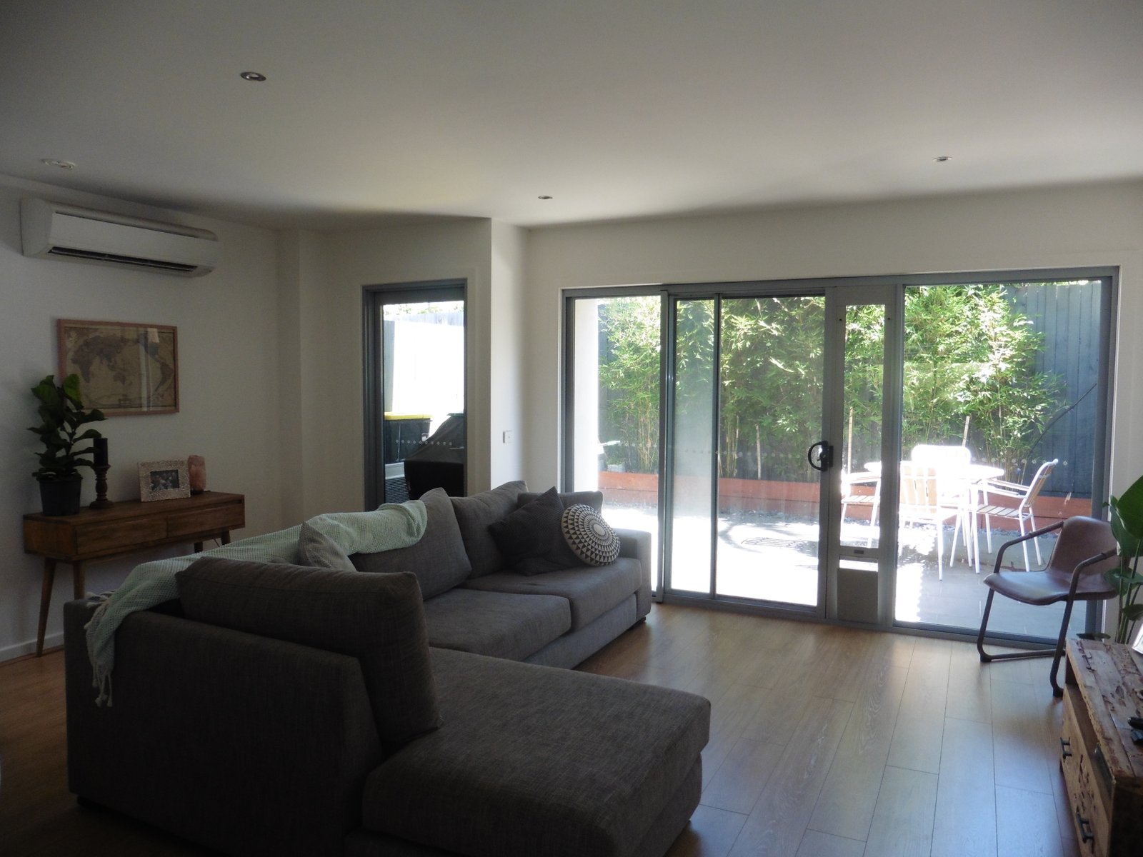 Gallery: 8/10 Warrigal Road